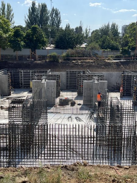 Photograph of a Ukrainian school under construction